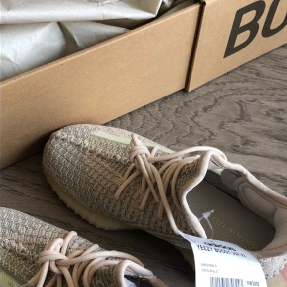 Adidas Yeezy 350 Boost V2 Citrin 13.5K - Picture 4 of 4